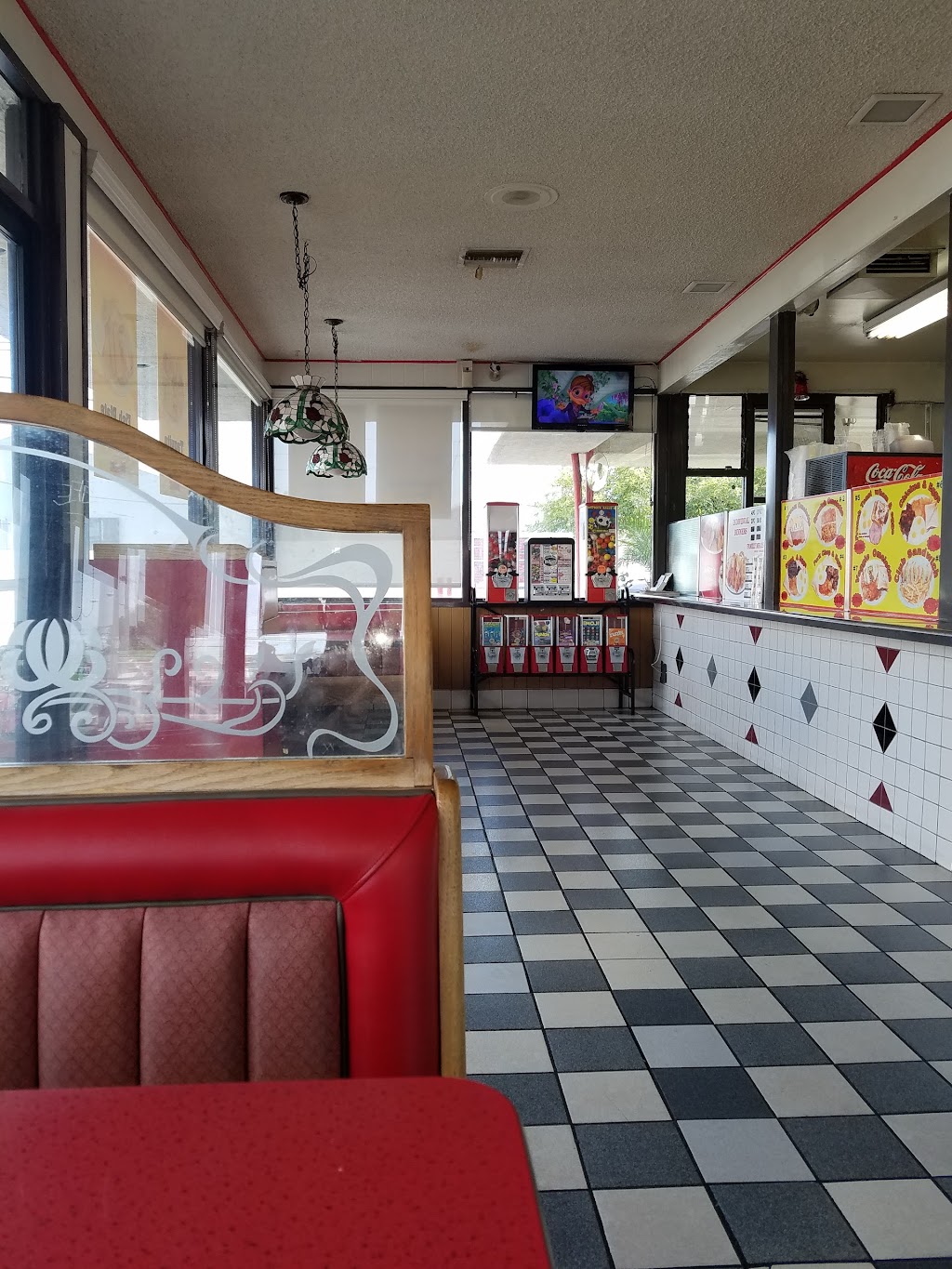 Chris Hamburgers | 3950 Slauson Ave, Maywood, CA 90270, USA | Phone: (323) 588-1607