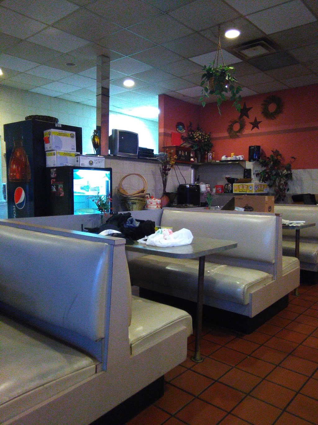 DeAngelos 313 Soul Cafe | 17425 Telegraph Rd, Detroit, MI 48219, USA | Phone: (313) 535-7157