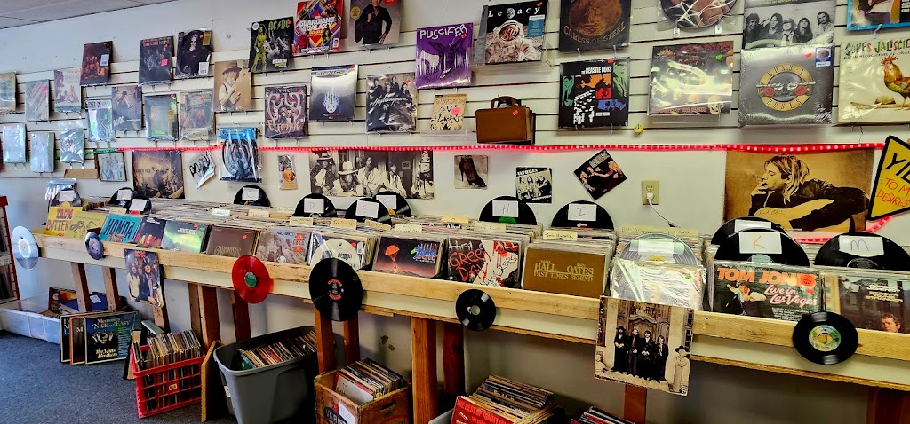 Hat Trick Records | 117 S Main St, Clyde, OH 43410, USA | Phone: (419) 557-8579