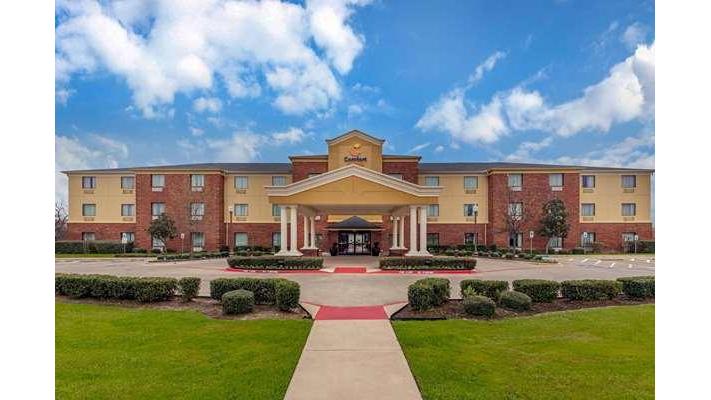 Comfort Suites | 400 I-45, Ennis, TX 75119, USA | Phone: (972) 330-2404