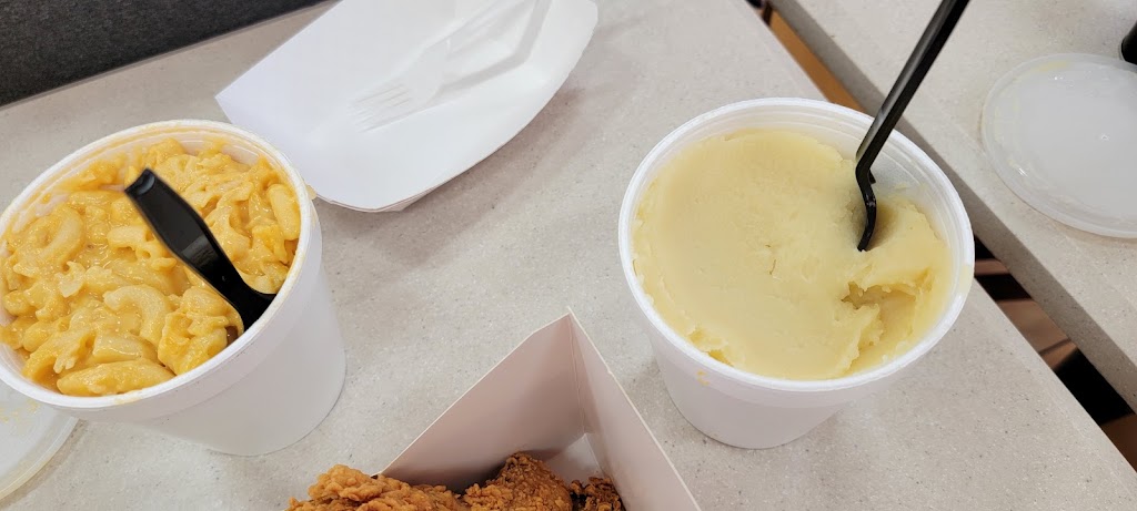 Lisas Chicken | 6440 N Fwy, Fort Worth, TX 76137, USA | Phone: (682) 708-3452