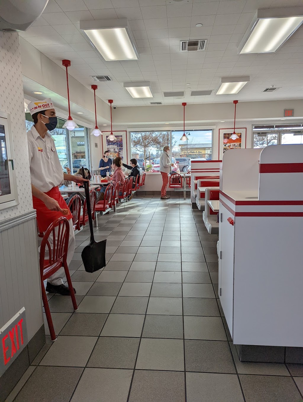 In-N-Out Burger | 5490 Crossings Dr, Rocklin, CA 95677, USA | Phone: (800) 786-1000