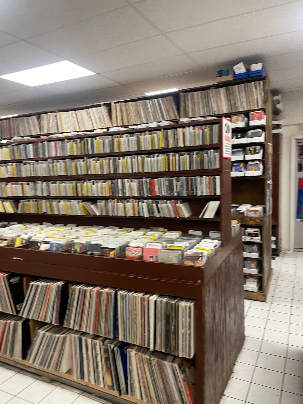 Attic Record Store Inc | 513 Grant Ave, Millvale, PA 15209, USA | Phone: (412) 821-8484