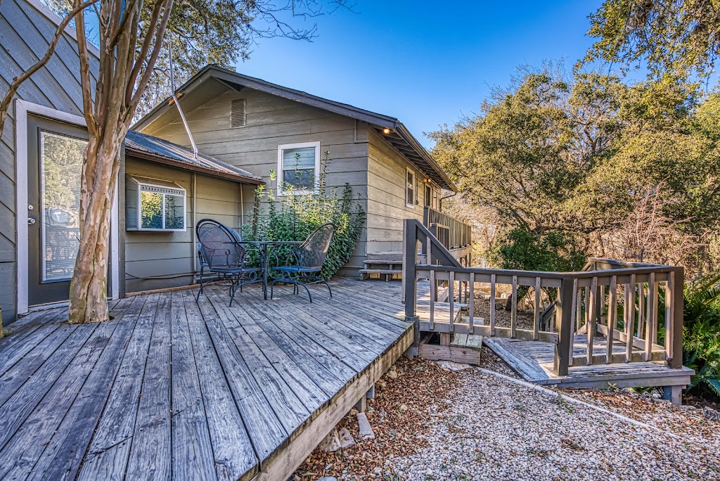 Vacation Canyon Lake Home Rentals | 913 Hillcrest Forest, Canyon Lake, TX 78133, USA | Phone: (210) 313-1010