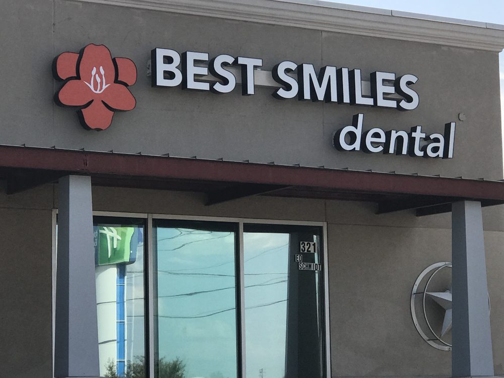 Best Smiles Dental | 321 Ed Schmidt Blvd #300, Hutto, TX 78634, USA | Phone: (512) 642-9005