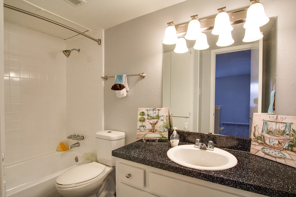 Landen Apartment Homes | 1831 W Pioneer Dr, Irving, TX 75061, USA | Phone: (972) 632-3515