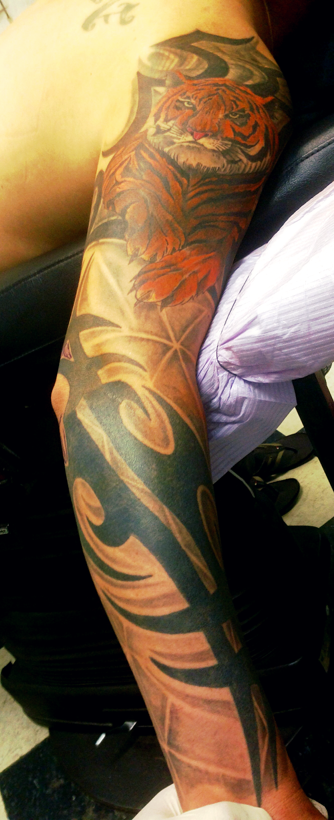 aliens ink tattoo | 1515 Jacksboro Hwy, Fort Worth, TX 76114, USA | Phone: (817) 793-8866