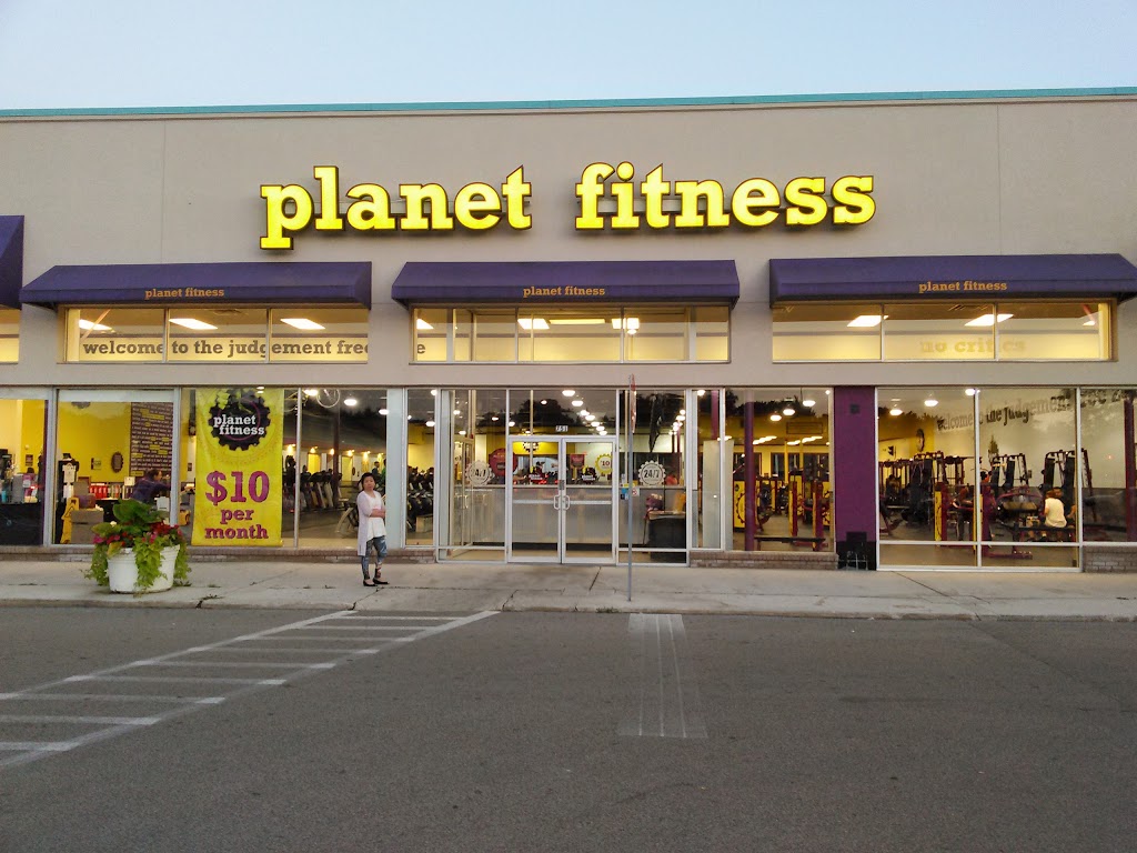 Planet Fitness | 751 W Golf Rd, Des Plaines, IL 60016, USA | Phone: (847) 258-3466