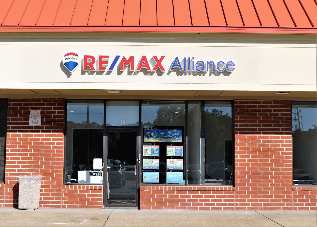RE/MAX Alliance: The Chesapeake Office | 717 S Battlefield Blvd #16, Chesapeake, VA 23322, USA | Phone: (757) 842-6090