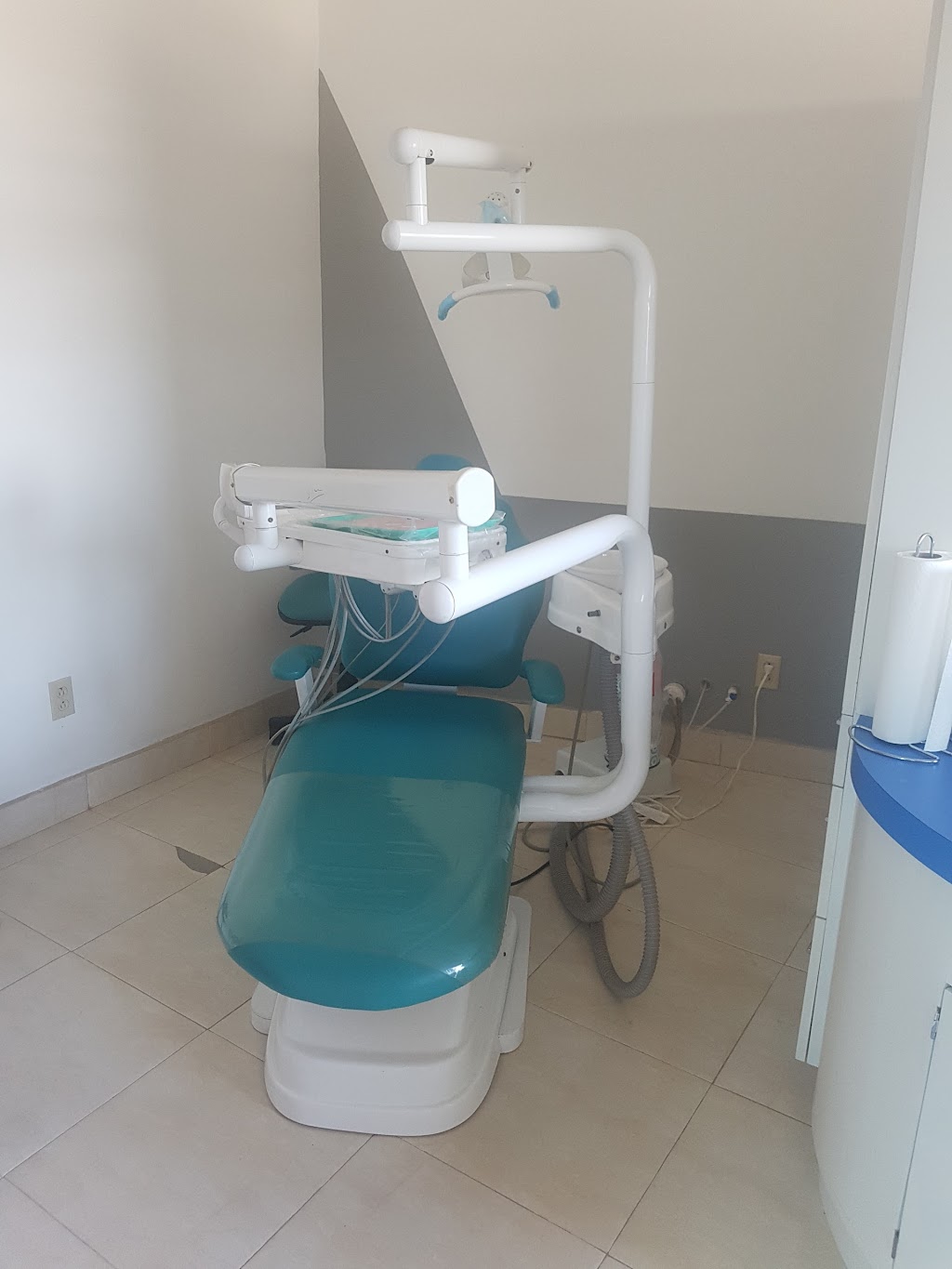 Dental HB | 02-6 Cuarta No. 82, El Tecolote, 22644 La Joya, B.C., Mexico | Phone: 664 799 6057