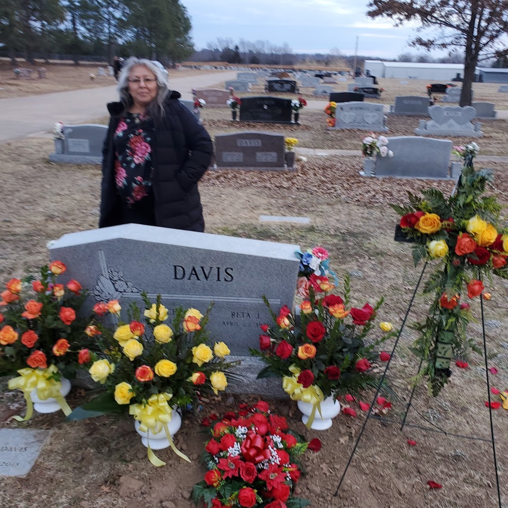 Okmulgee Cemetery | US-62, Okmulgee, OK 74447, USA | Phone: (918) 756-5109