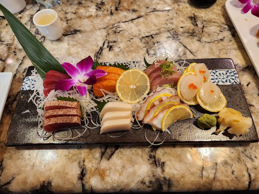 Takumi Hibachi Sushi and Bar | 151 Bass Pro Blvd Suite C, Denham Springs, LA 70726 | Phone: (225) 998-1234