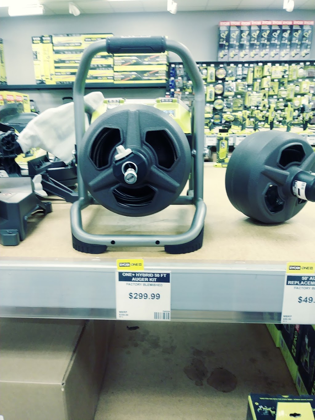 Direct Tools Factory Outlet | 2200 Tanger Blvd Suite 728, Washington, PA 15301, USA | Phone: (724) 344-4279