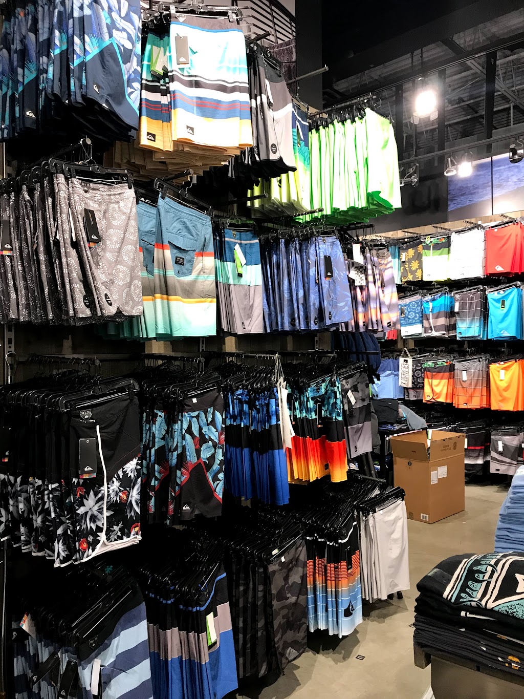 Quiksilver | 651 Kapkowski Rd #2222, Elizabeth, NJ 07201, USA | Phone: (908) 289-9135