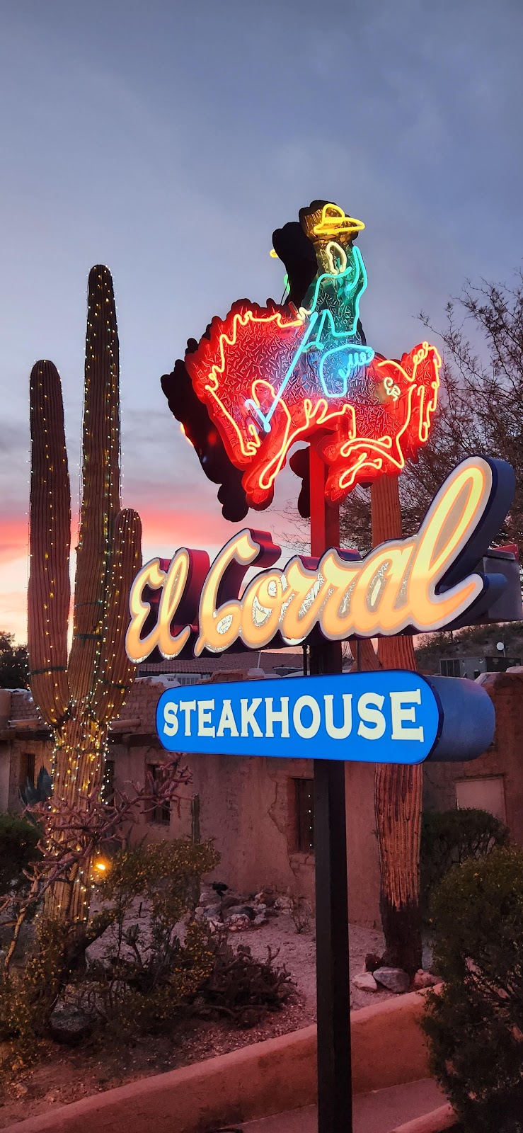 El Corral | 2201 E River Rd, Tucson, AZ 85718, USA | Phone: (520) 299-6092