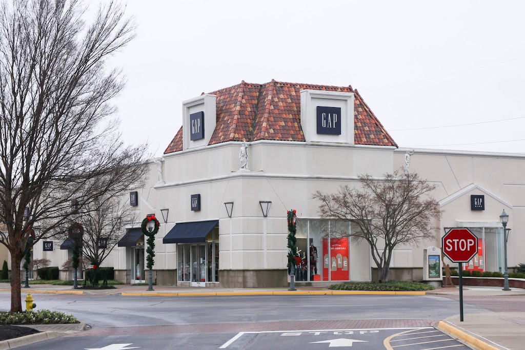 Gap - with Curbside Pickup | 4160 Summit Plaza Dr A1, Louisville, KY 40241, USA | Phone: (502) 412-0235