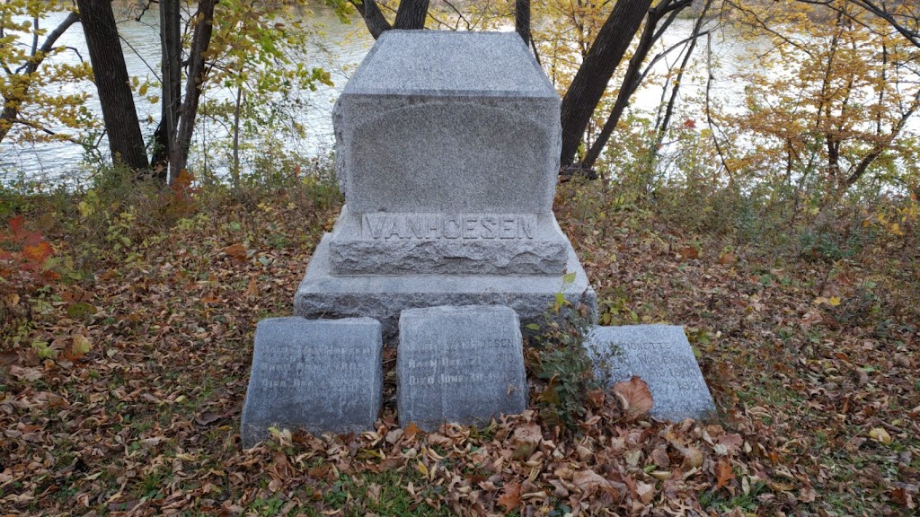 Lakeside Cemetery | 920 Nininger Rd, Hastings, MN 55033, USA | Phone: (651) 437-6656