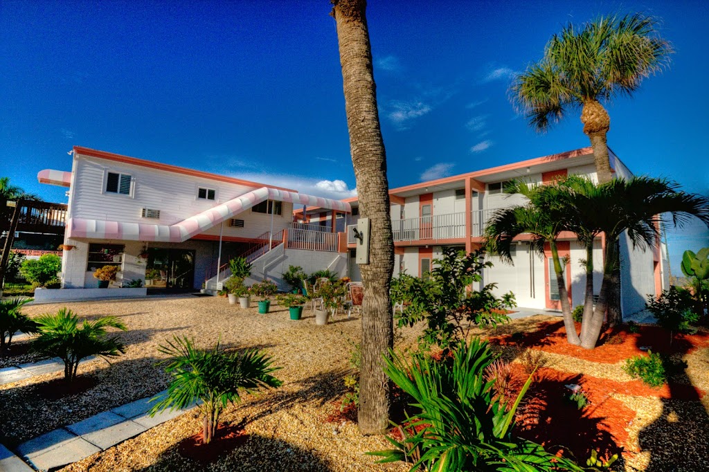 Island House Apartment Motel | 205 Casey Key Rd, Nokomis, FL 34275, USA | Phone: (941) 488-1719