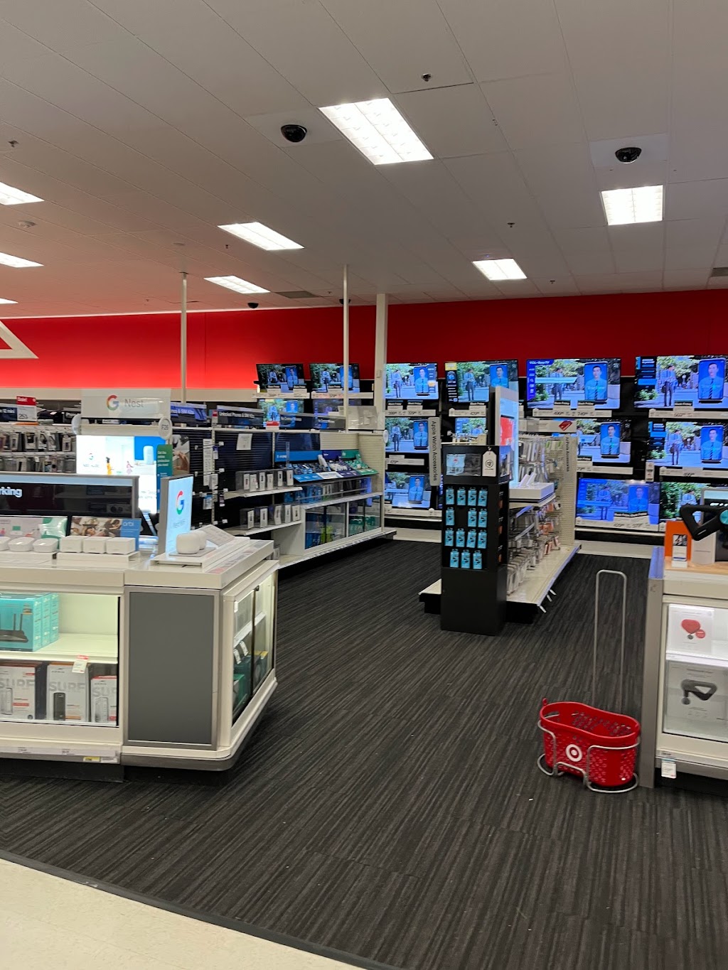 Target | 18305 Alderwood Mall Pkwy, Lynnwood, WA 98037, USA | Phone: (425) 670-1435