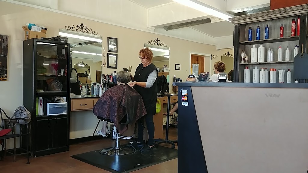 Hometown Salon | 124 Main St, Quinlan, TX 75474, USA | Phone: (903) 356-9097