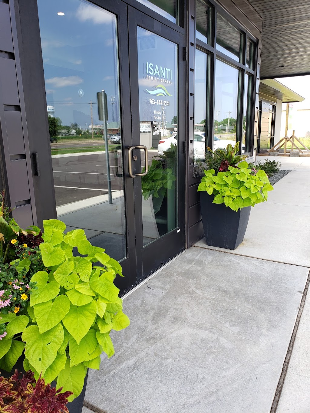 Isanti Family Dental | 401 Cherrywood Street Northeast, Isanti, MN 55040, USA | Phone: (763) 444-5541