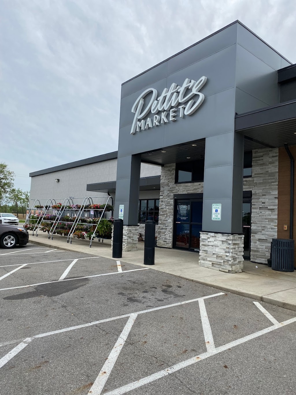 Pettit’s Market | 10901 Welch Rd, Commercial Point, OH 43116, USA | Phone: (614) 877-8877