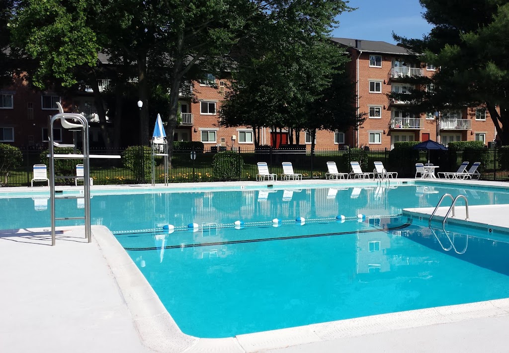 Fairfax Circle Villa Apartments | 9555 Blake Ln, Fairfax, VA 22031, USA | Phone: (703) 591-8574