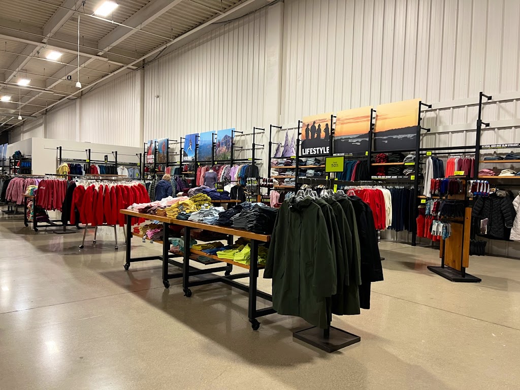 Eddie Bauer Outlet | 4599 Fisher Rd, Columbus, OH 43228, USA | Phone: (614) 278-9281
