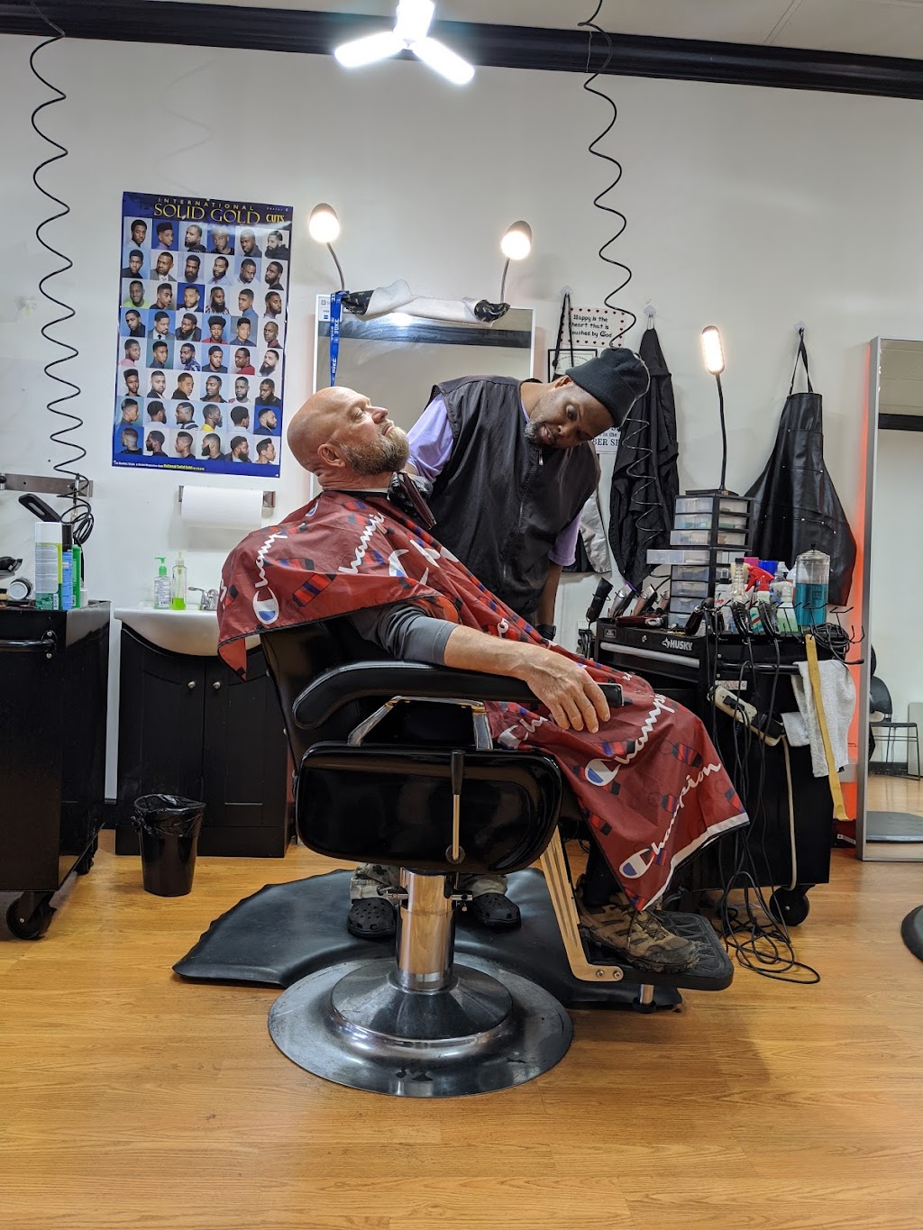 King Cuts Barbershop | 2800 W Gate City Blvd, Greensboro, NC 27403, USA | Phone: (336) 907-4819