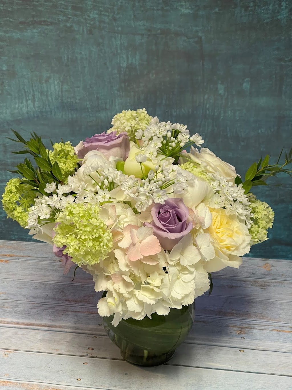 Ultimate Floral Designs | 9912-B Georgetown Pike Unit 104, Great Falls, VA 22066, USA | Phone: (703) 759-5001