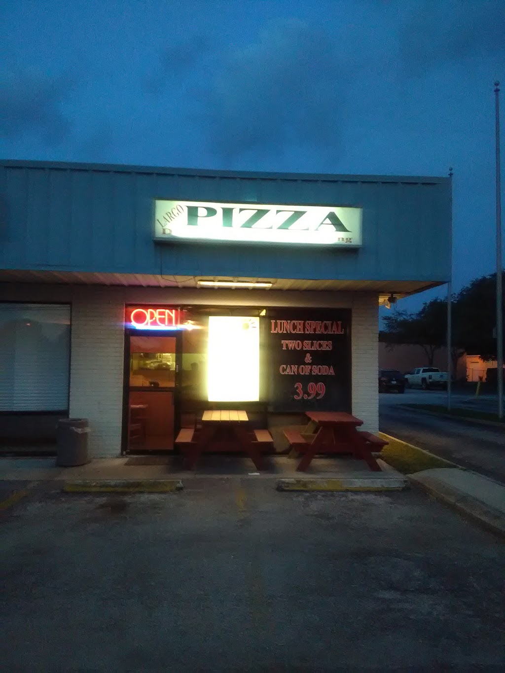 Largo Pizza | 4738, 11411 Starkey Rd, Largo, FL 33773, USA | Phone: (727) 329-8885