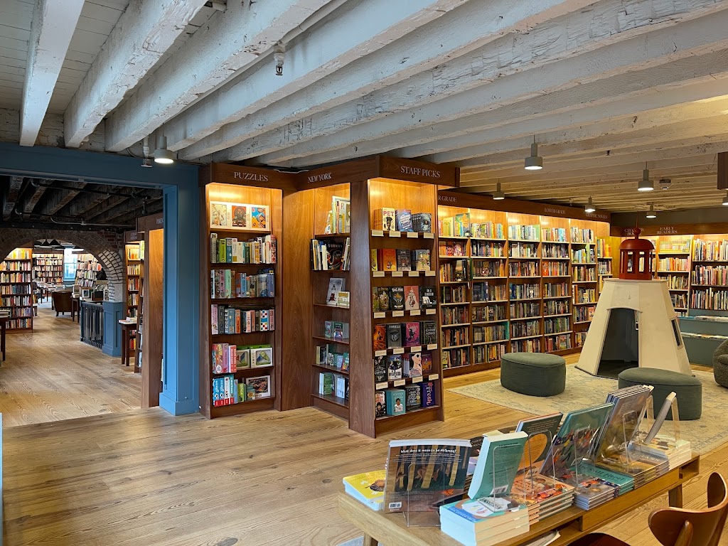 McNally Jackson Books Seaport | 4 Fulton St, New York, NY 10038, USA | Phone: (646) 964-4232