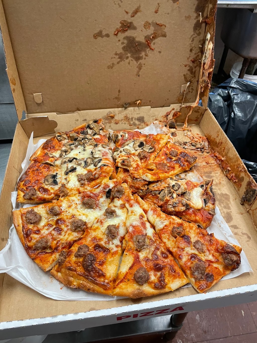 Carbones Pizzeria | 13114 Broadway, Alden, NY 14004 | Phone: (716) 937-3333