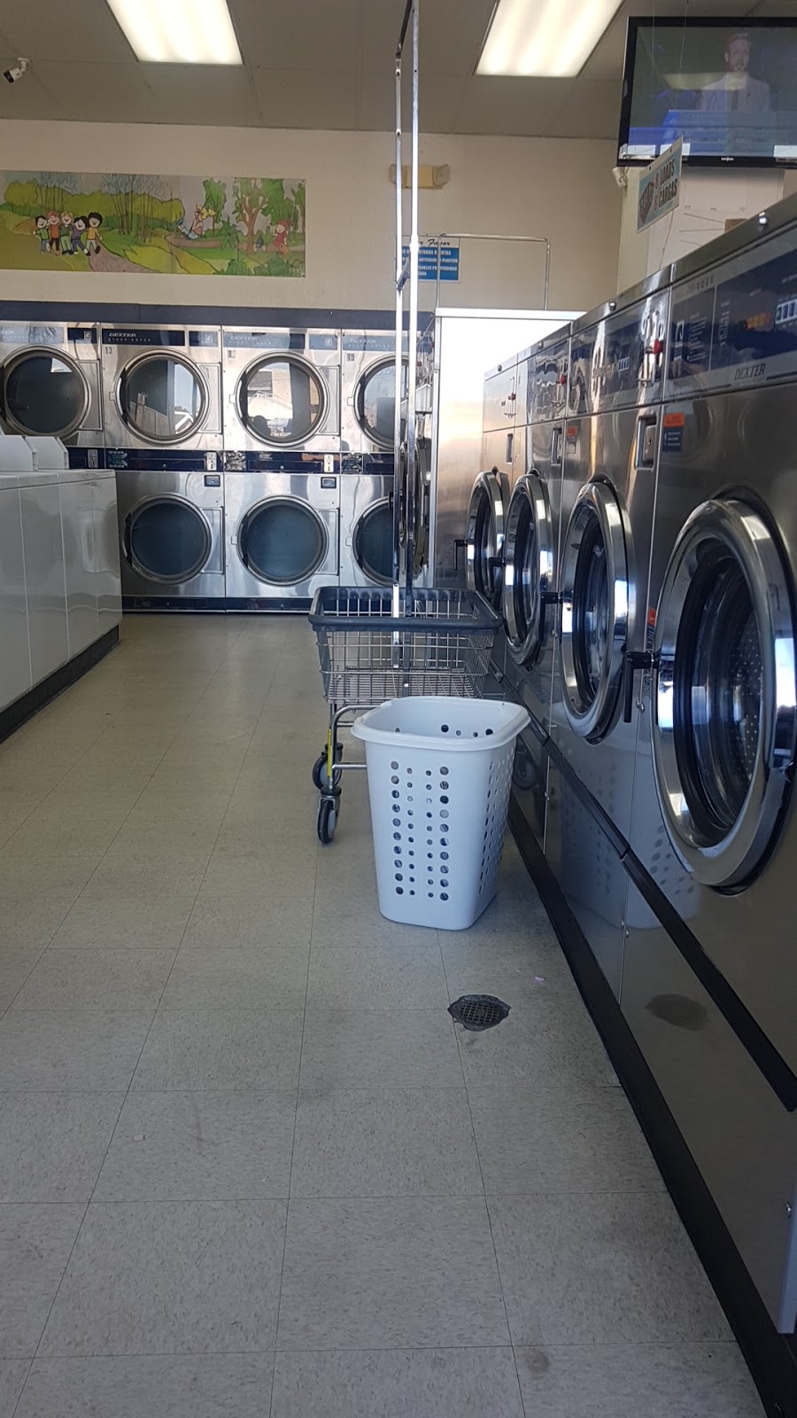 Youns Coin Laundry | 140 E Alondra Blvd, Compton, CA 90220, USA | Phone: (310) 632-2572