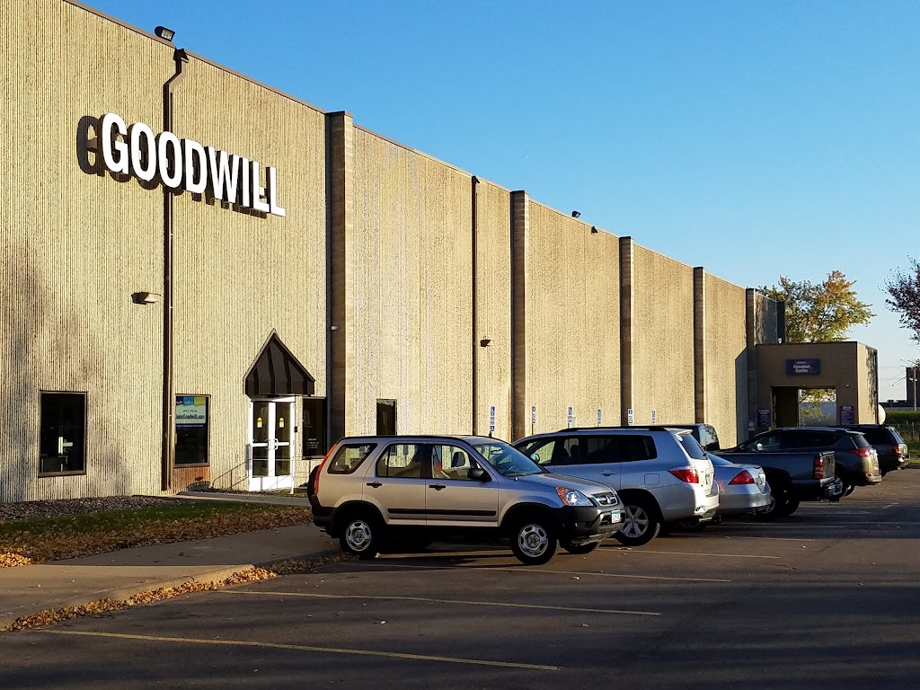 Goodwill - Chaska Wholesale | 312 Lake Hazeltine Dr, Chaska, MN 55318, USA | Phone: (952) 361-6280