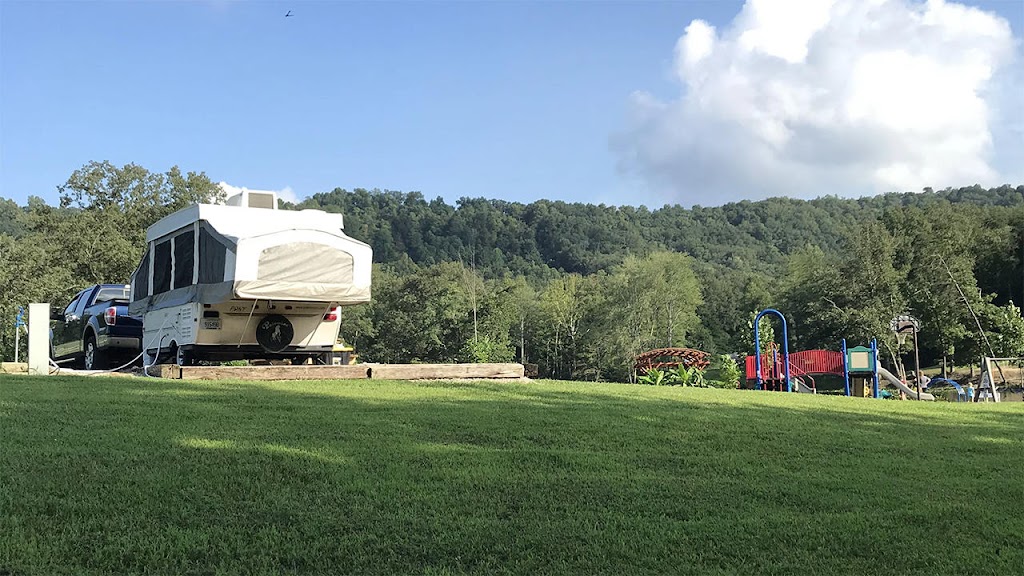 Callies Lake And Campground in Red River Gorge | 5515 Campton Rd, Stanton, KY 40380, USA | Phone: (859) 559-2554