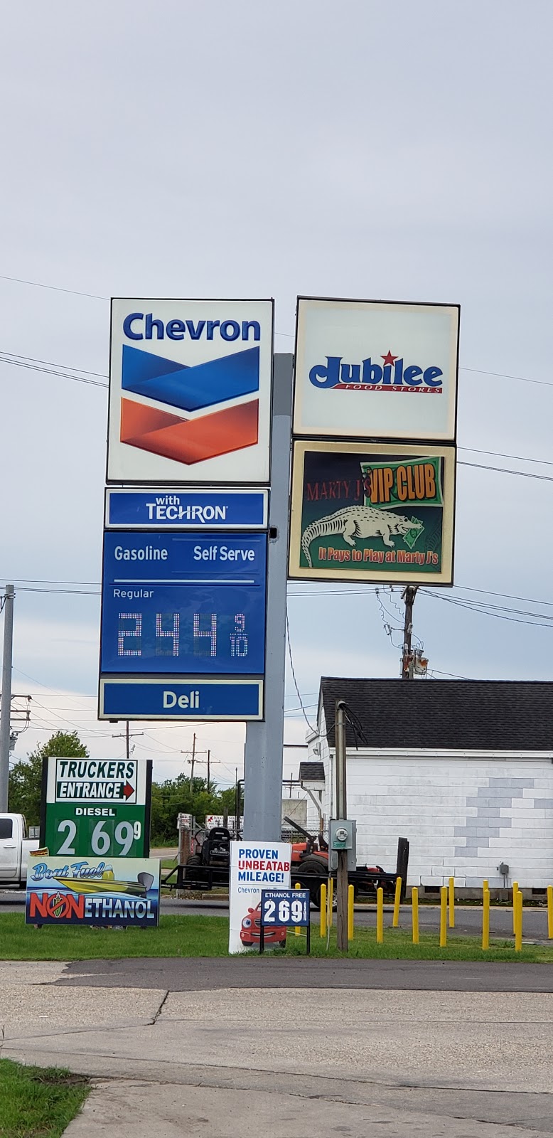 Chevron | 4994 LA-56, Chauvin, LA 70344, USA | Phone: (985) 594-8335