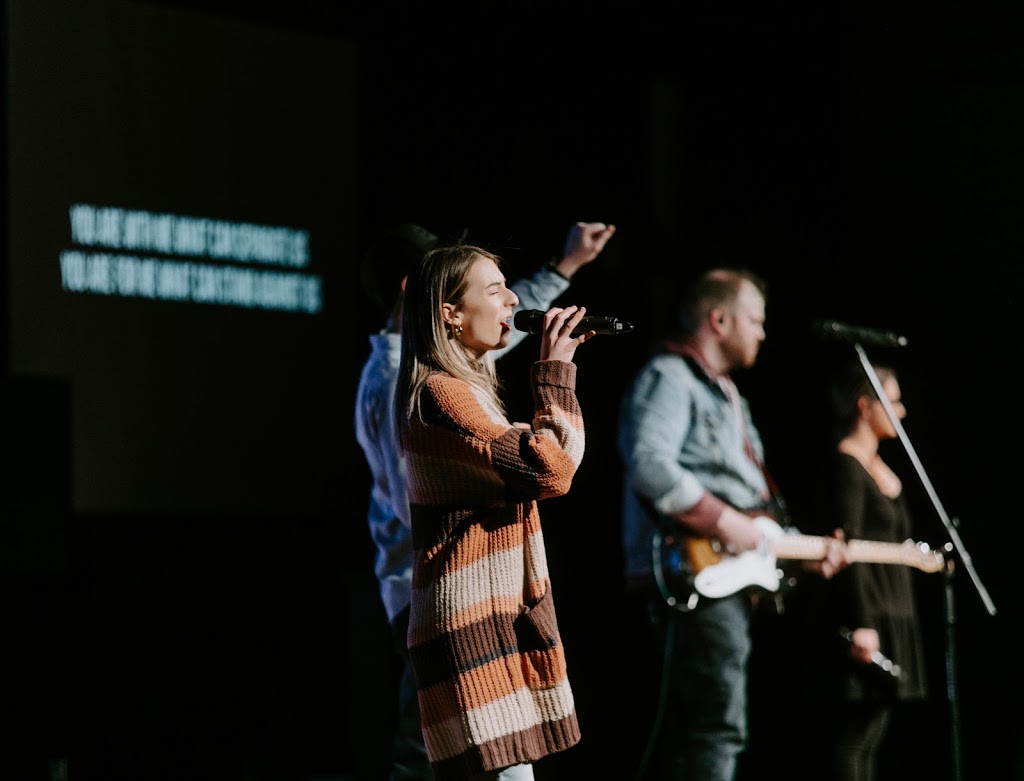 ZOE Church | 14300 Burnsville Pkwy, Burnsville, MN 55306, USA | Phone: (952) 736-2500