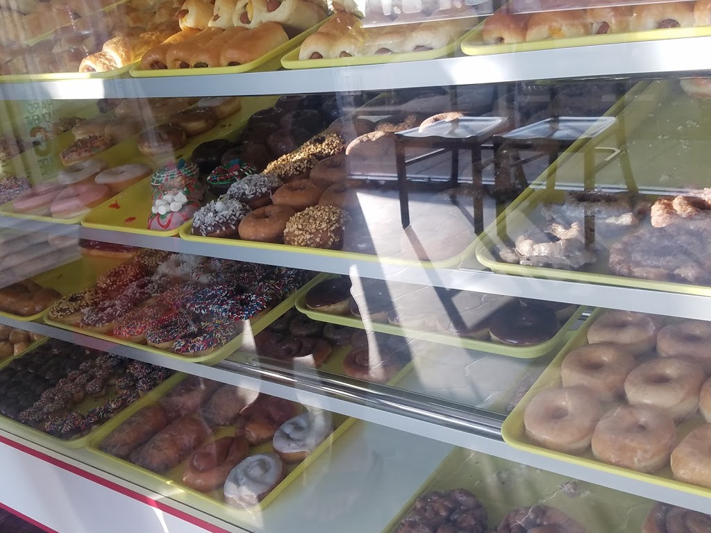 Famous donuts | 4800 E Hwy 199, Springtown, TX 76082, USA | Phone: (817) 406-8833