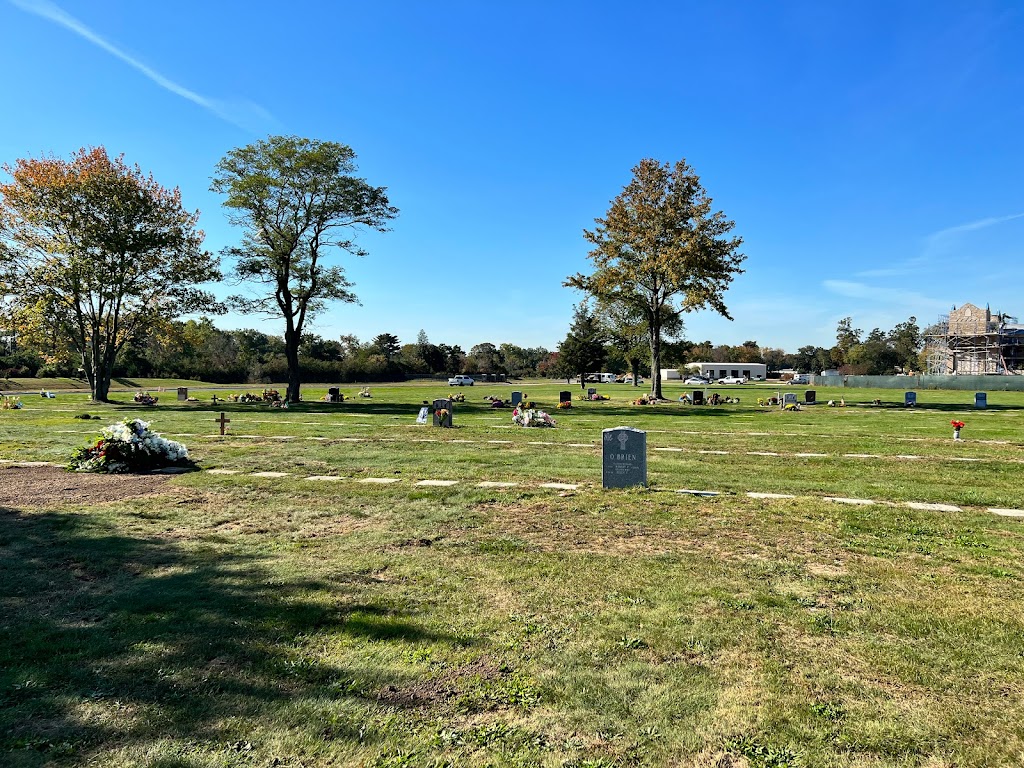 Queen Of Peace Cemetery | 16 Powells Ln, Old Westbury, NY 11568, USA | Phone: (516) 434-2439