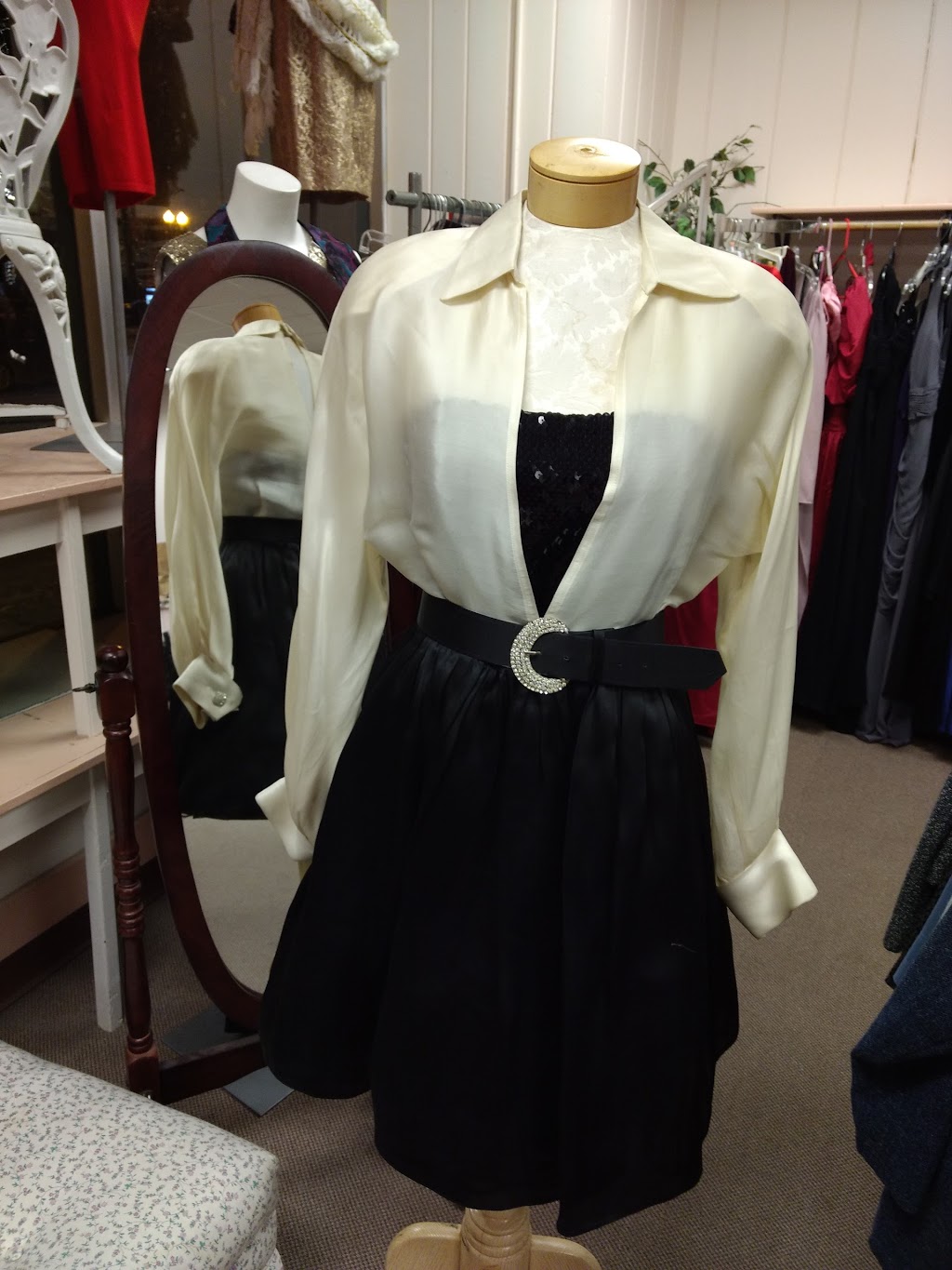 Greatfinds Thrift Boutique | 260 Washington Ave, Albany, NY 12210, USA | Phone: (518) 449-7715