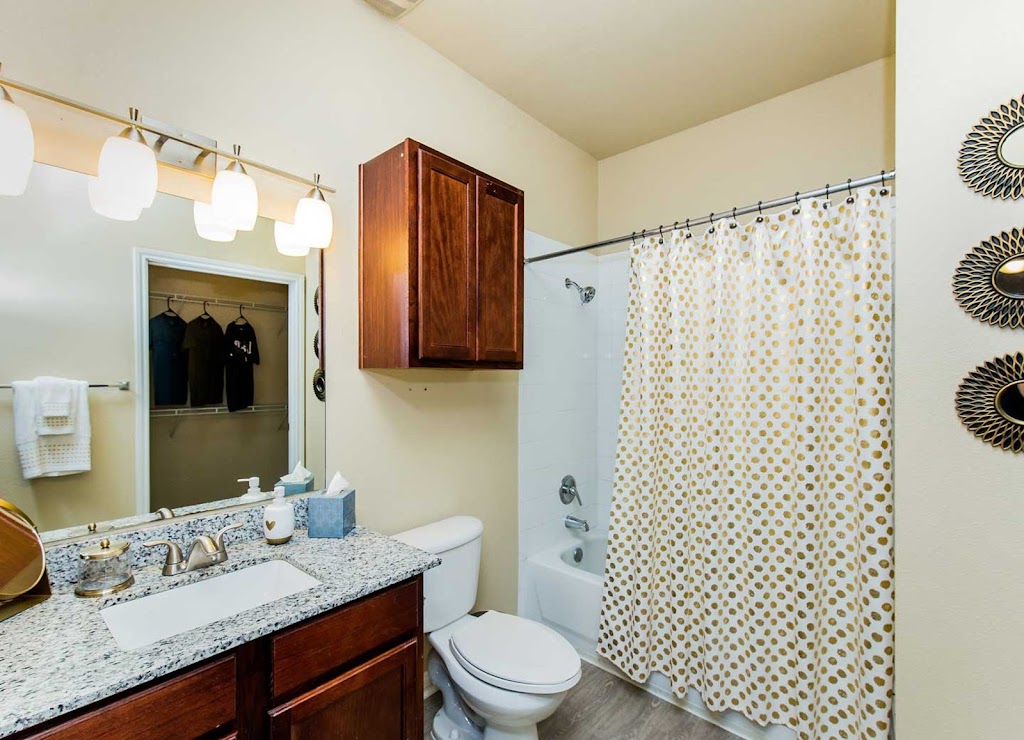 Villagio Apartments | 1850 Aquarena Springs Dr, San Marcos, TX 78666, USA | Phone: (512) 878-8700