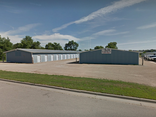 Bulldog Mini Storage | 301 Vince St, Pardeeville, WI 53954, USA | Phone: (608) 225-9703