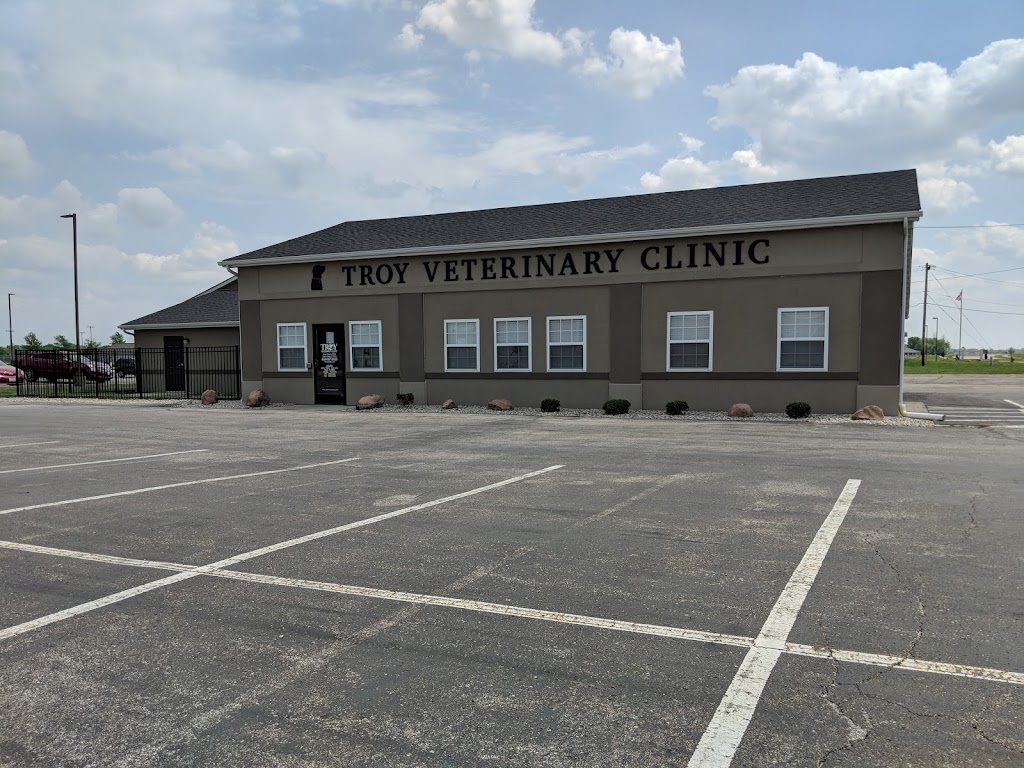 Troy Veterinary Clinic | 616 Edwardsville Rd, Troy, IL 62294, USA | Phone: (618) 667-3820