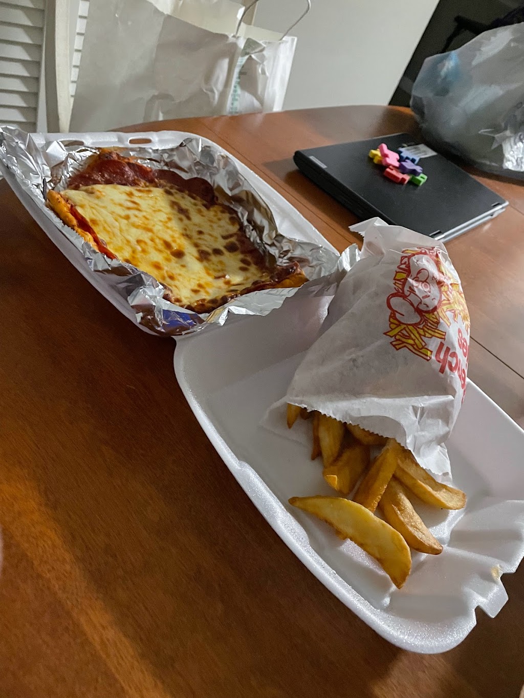 Mug's Pizza & Ribs in 24 W Schaumburg Rd, Schaumburg, IL 60004, USA