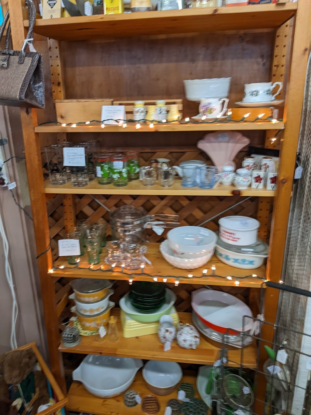 Creekside Shops | 22 Main St, Sutter Creek, CA 95685, USA | Phone: (209) 267-5520