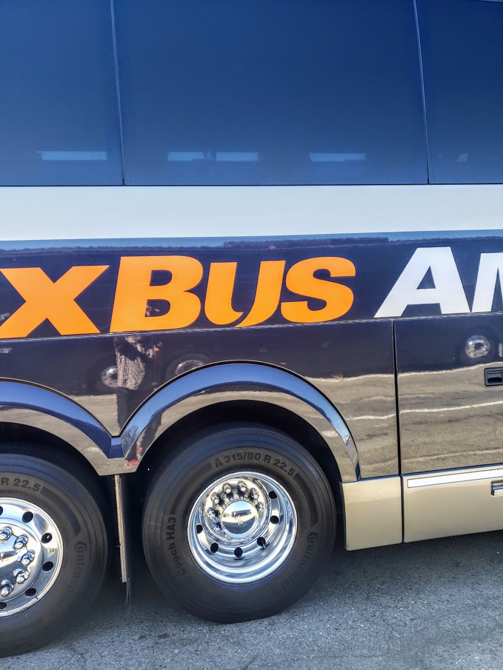 Lux Bus America | 1781 S River Rd, West Sacramento, CA 95691, USA | Phone: (916) 306-1305