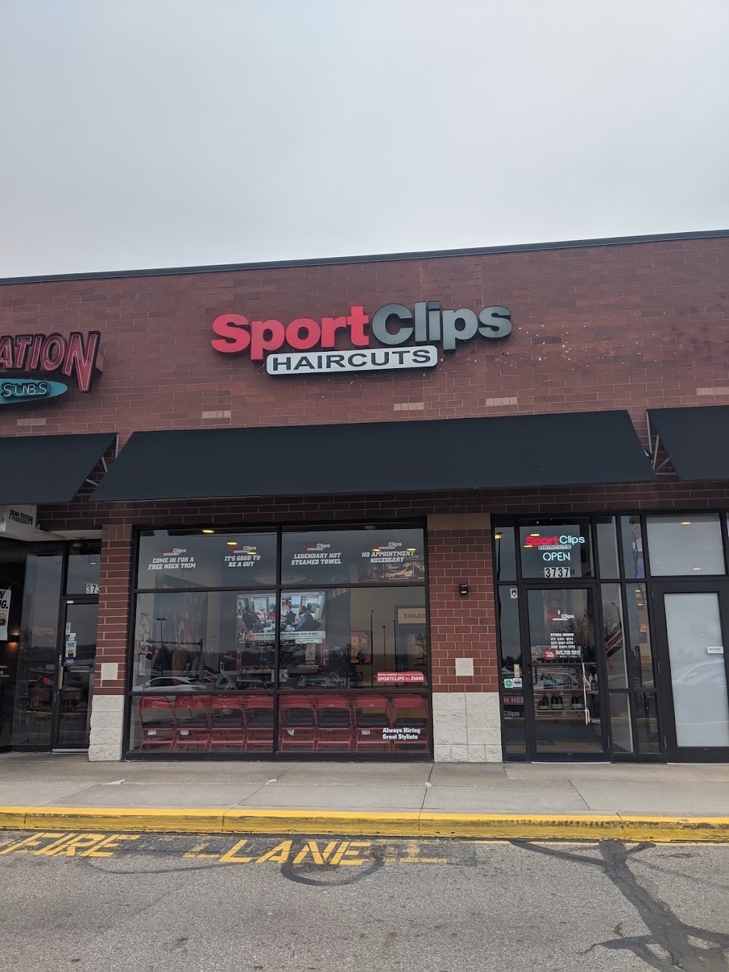 Sport Clips Haircuts of Fairlawn | 3737 W Market St H, Fairlawn, OH 44333, USA | Phone: (330) 665-4200