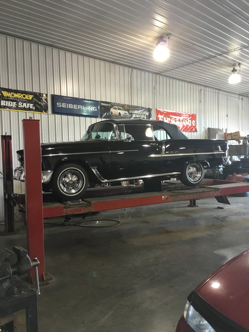 TIRE WAREHOUSE AND SERVICE INC. | 24336 Greenway Ave N, Forest Lake, MN 55025 | Phone: (651) 464-8341