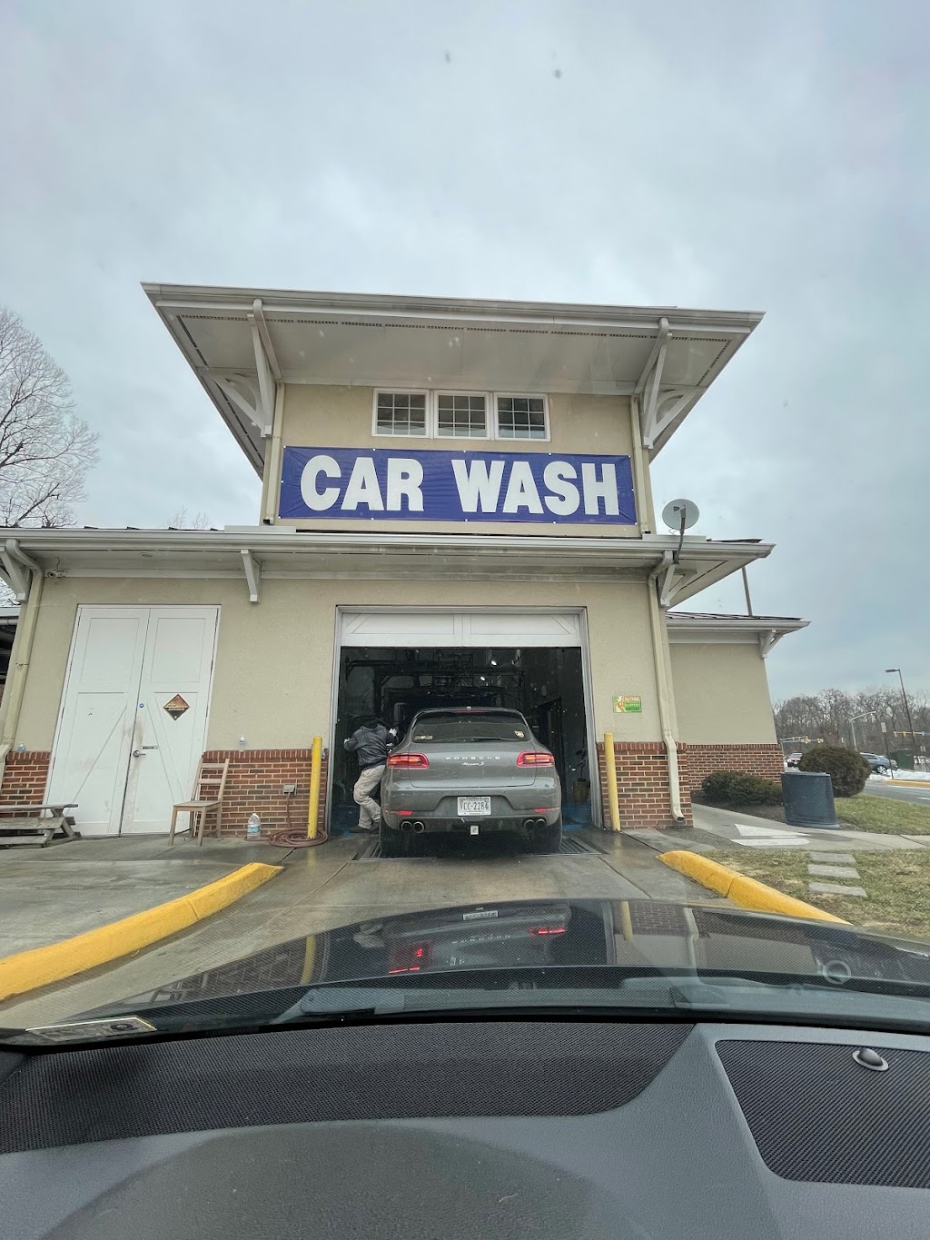 Lorton Station Carwash | 9404 Lorton Market St, Lorton, VA 22079, USA | Phone: (703) 339-4371